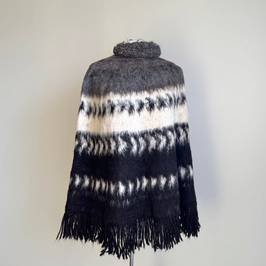 100% Alpaca Wool Turtleneck Poncho Free Size