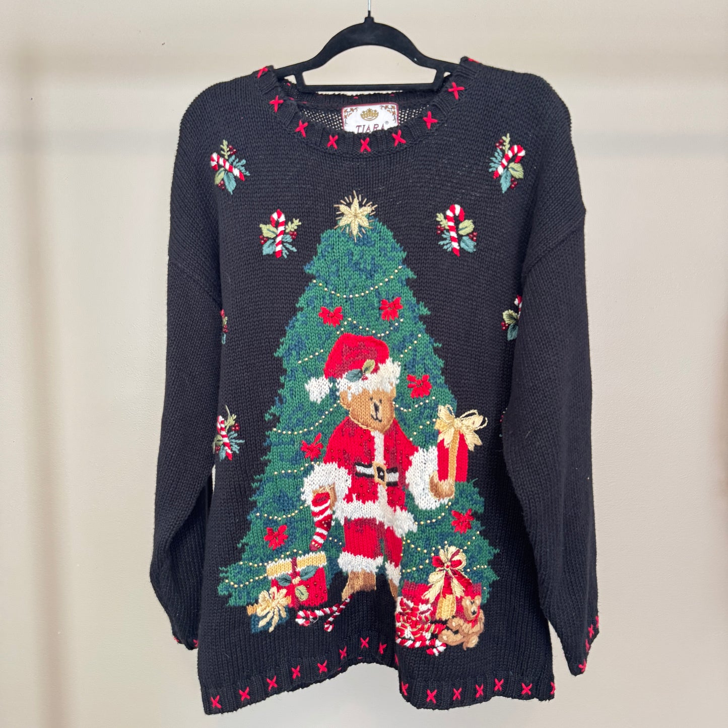 2002 Tiara international Teddy Bear Christmas Sweater (L)