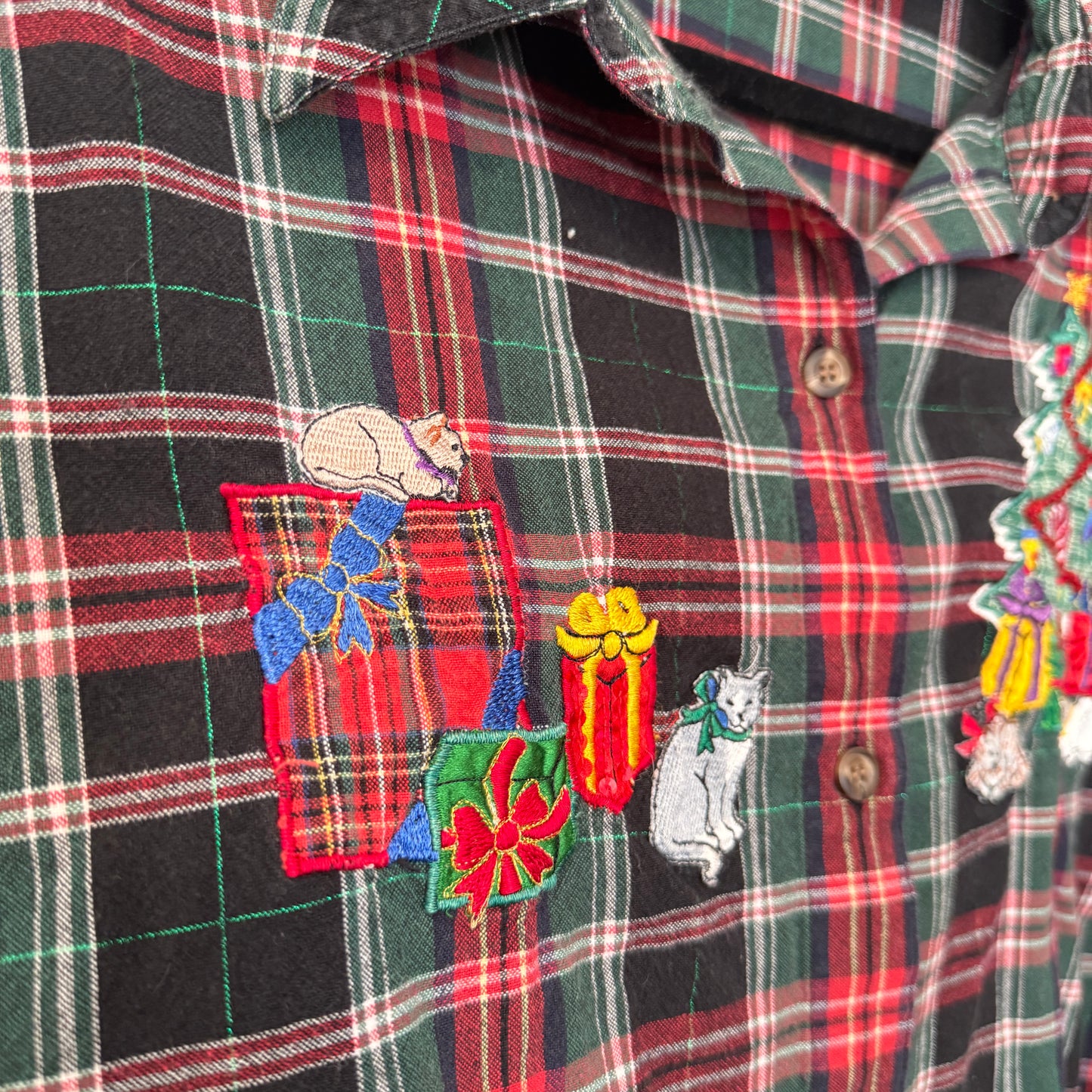 Christmas Plaid Kitty & Gifts Embroidered Button Up Shirt (2XL)