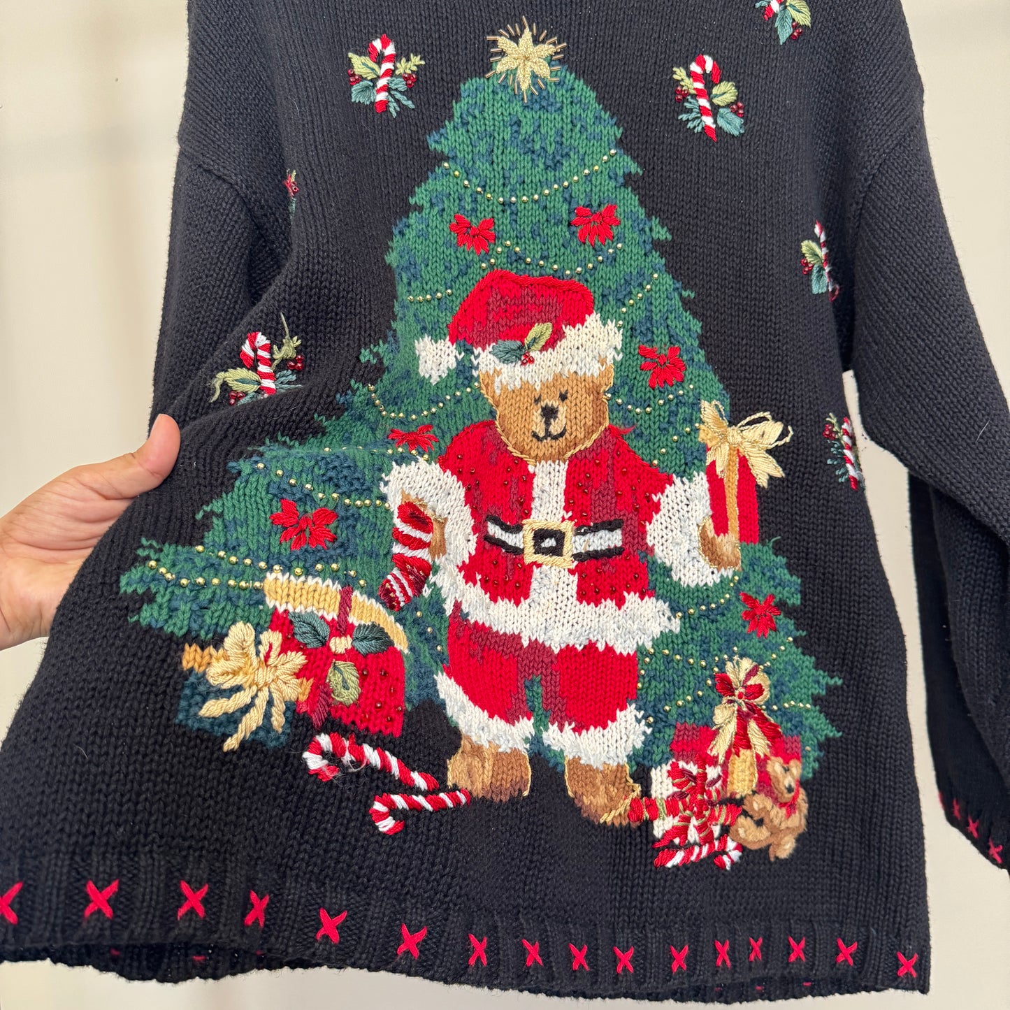 2002 Tiara international Teddy Bear Christmas Sweater (L)