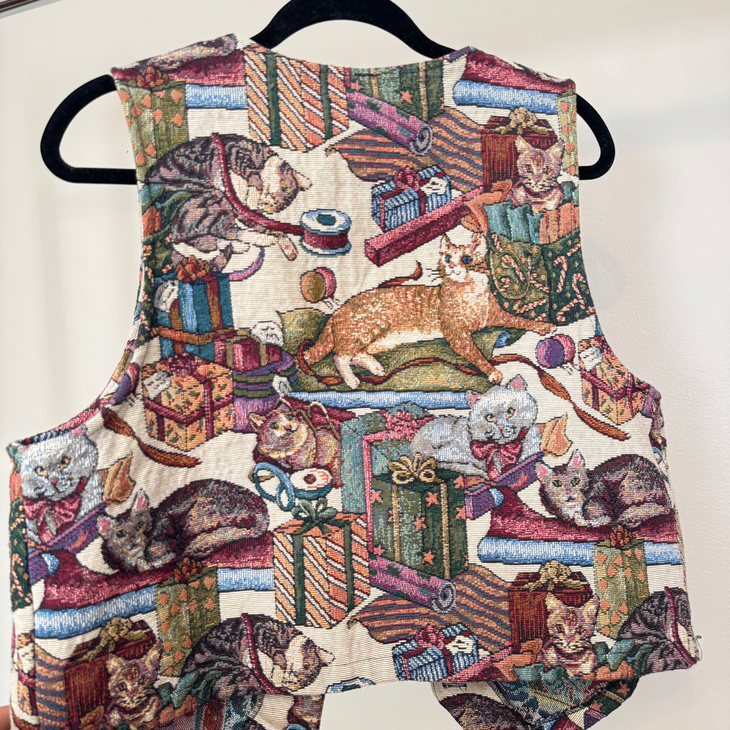 Vintage AOP Kitty Christmas Tapestry Vest (L)